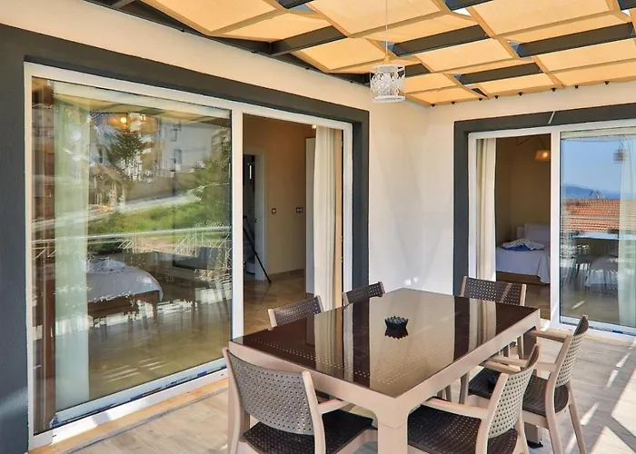 5 Bedroom * קלקן