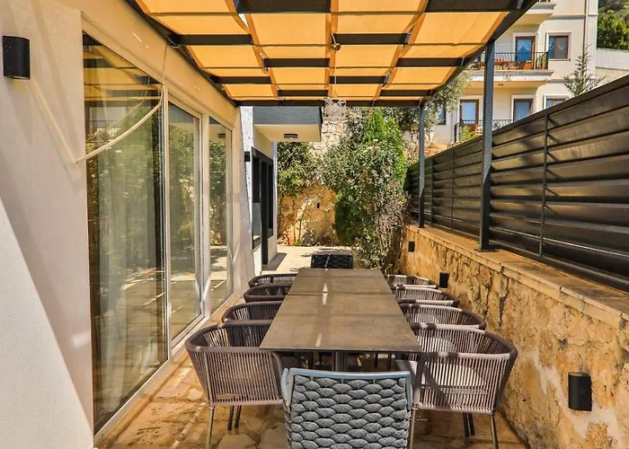 5 Bedroom וילה *