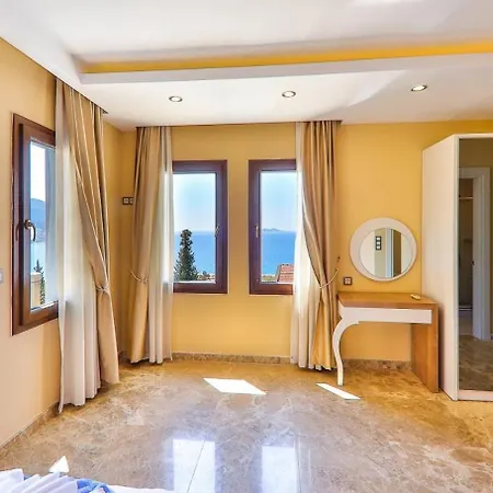5 Bedroom - 8638 *