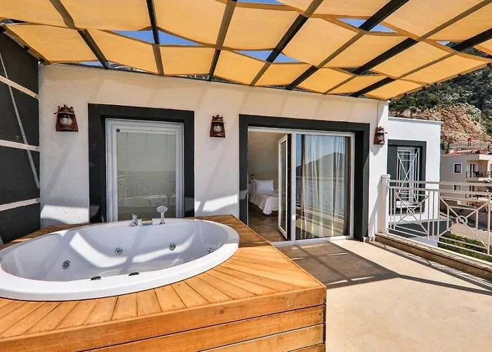Villa 5 Bedroom - 8638 *