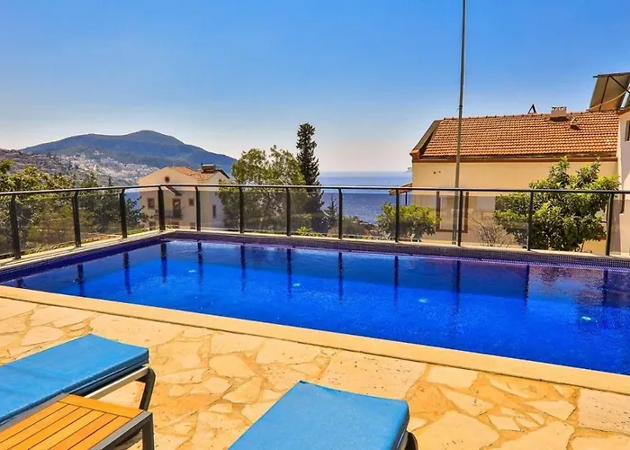 5 Bedroom - 8638 *
