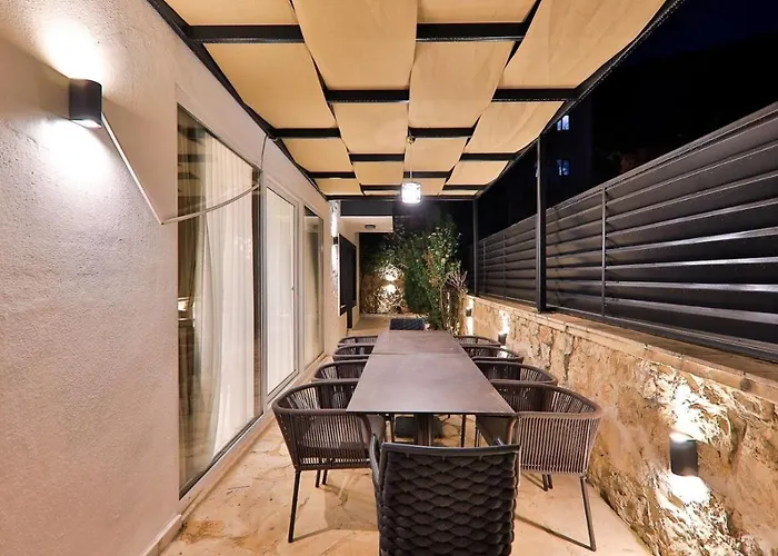 5 Bedroom - 8638