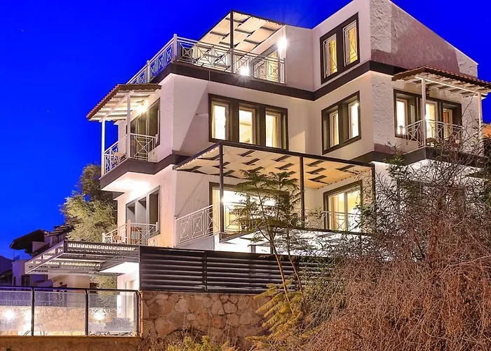 5 Bedroom - 8638 Villa