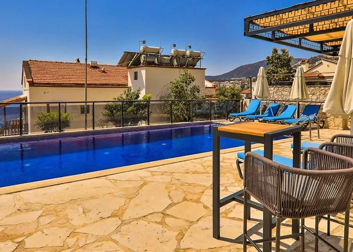 Villa 5 Bedroom - 8638 *