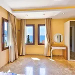 5 Bedroom *